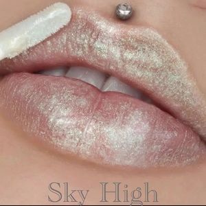 ⭐️Jeffree Star Cosmetics The Gloss Lip Gloss Sky High makeup Brand New in Box ⭐️